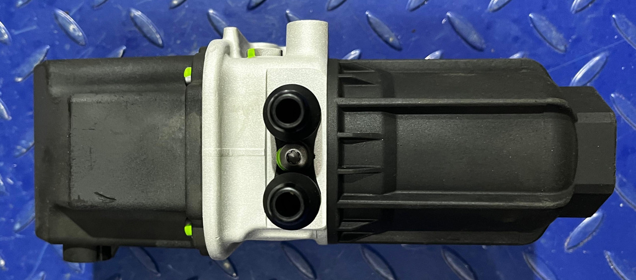 MERCEDES-BENZ AdBlue Pump Reconditioned Mercedes Actros MP5 - AdBlue Tank: afbeelding 5 MERCEDES-BENZ AdBlue Pump Reconditioned Mercedes Actros MP5 - AdBlue Tank: afbeelding 5