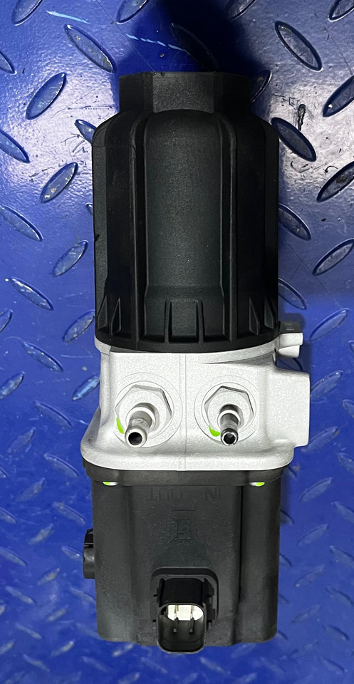 MERCEDES-BENZ AdBlue Pump Reconditioned Mercedes Actros MP5 - AdBlue Tank: afbeelding 4 MERCEDES-BENZ AdBlue Pump Reconditioned Mercedes Actros MP5 - AdBlue Tank: afbeelding 4