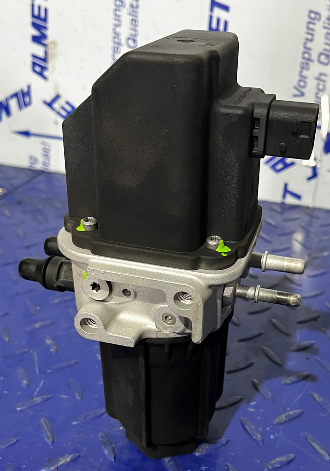 MERCEDES-BENZ AdBlue Pump Reconditioned Mercedes Actros MP5 - AdBlue Tank: afbeelding 1 MERCEDES-BENZ AdBlue Pump Reconditioned Mercedes Actros MP5 - AdBlue Tank: afbeelding 1
