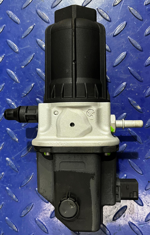 MERCEDES-BENZ AdBlue Pump Reconditioned Mercedes Actros MP5 - AdBlue Tank: afbeelding 2 MERCEDES-BENZ AdBlue Pump Reconditioned Mercedes Actros MP5 - AdBlue Tank: afbeelding 2