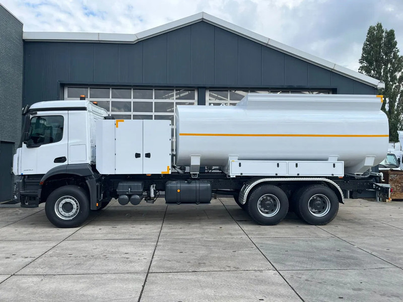 Mercedes-Benz Arocs 3340 6x4 Water Tank Truck - Tankwagen: afbeelding 2 Mercedes-Benz Arocs 3340 6x4 Water Tank Truck - Tankwagen: afbeelding 2
