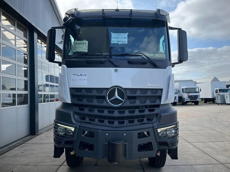 Mercedes-Benz Arocs 4058 AS 6x6 Tractor Head 180T Push Pull EURO-5 - Trekker: afbeelding 4 Mercedes-Benz Arocs 4058 AS 6x6 Tractor Head 180T Push Pull EURO-5 - Trekker: afbeelding 4