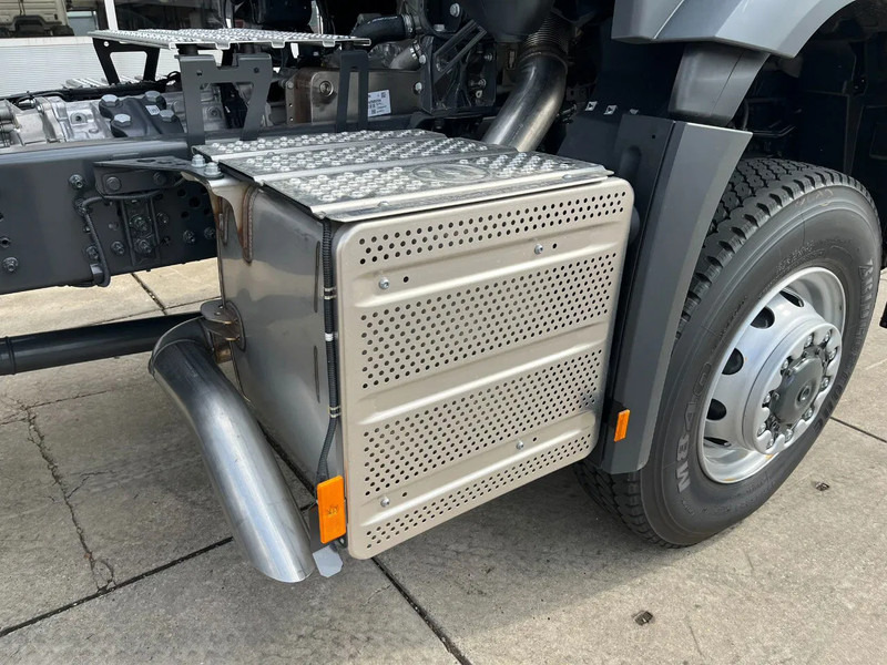 Nieuw Trekker Mercedes-Benz Arocs 4058 AS 6x6 Tractor Head 180T Push Pull (Pre order): afbeelding 19