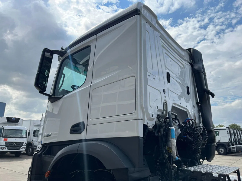 Nieuw Trekker Mercedes-Benz Arocs 4058 AS 6x6 Tractor Head 180T Push Pull (Pre order): afbeelding 9