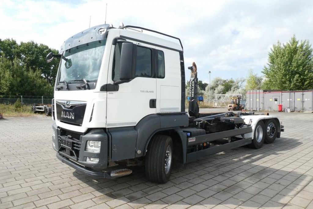 MAN TG-S 26.420/6x2 Abrollkipper - Haakarmsysteem vrachtwagen: afbeelding 2 MAN TG-S 26.420/6x2 Abrollkipper - Haakarmsysteem vrachtwagen: afbeelding 2