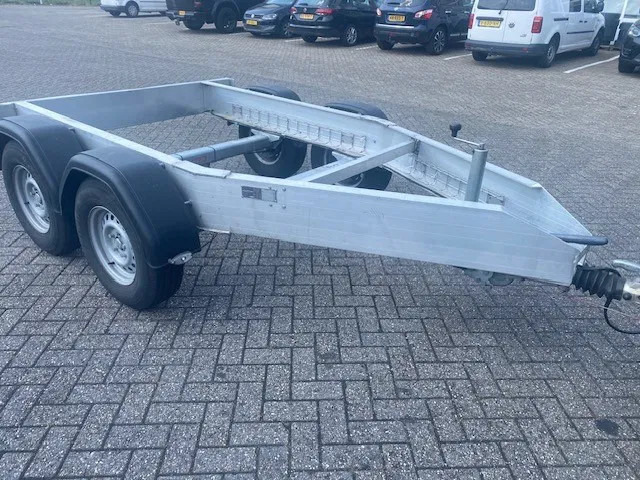 Diversen Bolle . 2 asser aanhangwagen voor kogelkoppeling 3500 kg - Chassis aanhangwagen: afbeelding 4 Diversen Bolle . 2 asser aanhangwagen voor kogelkoppeling 3500 kg - Chassis aanhangwagen: afbeelding 4