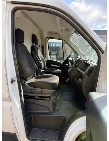 Opel Movano 2.2 diesel lang en hoog met laadklep, motor problemen... - Gesloten bestelwagen: afbeelding 4 Opel Movano 2.2 diesel lang en hoog met laadklep, motor problemen... - Gesloten bestelwagen: afbeelding 4