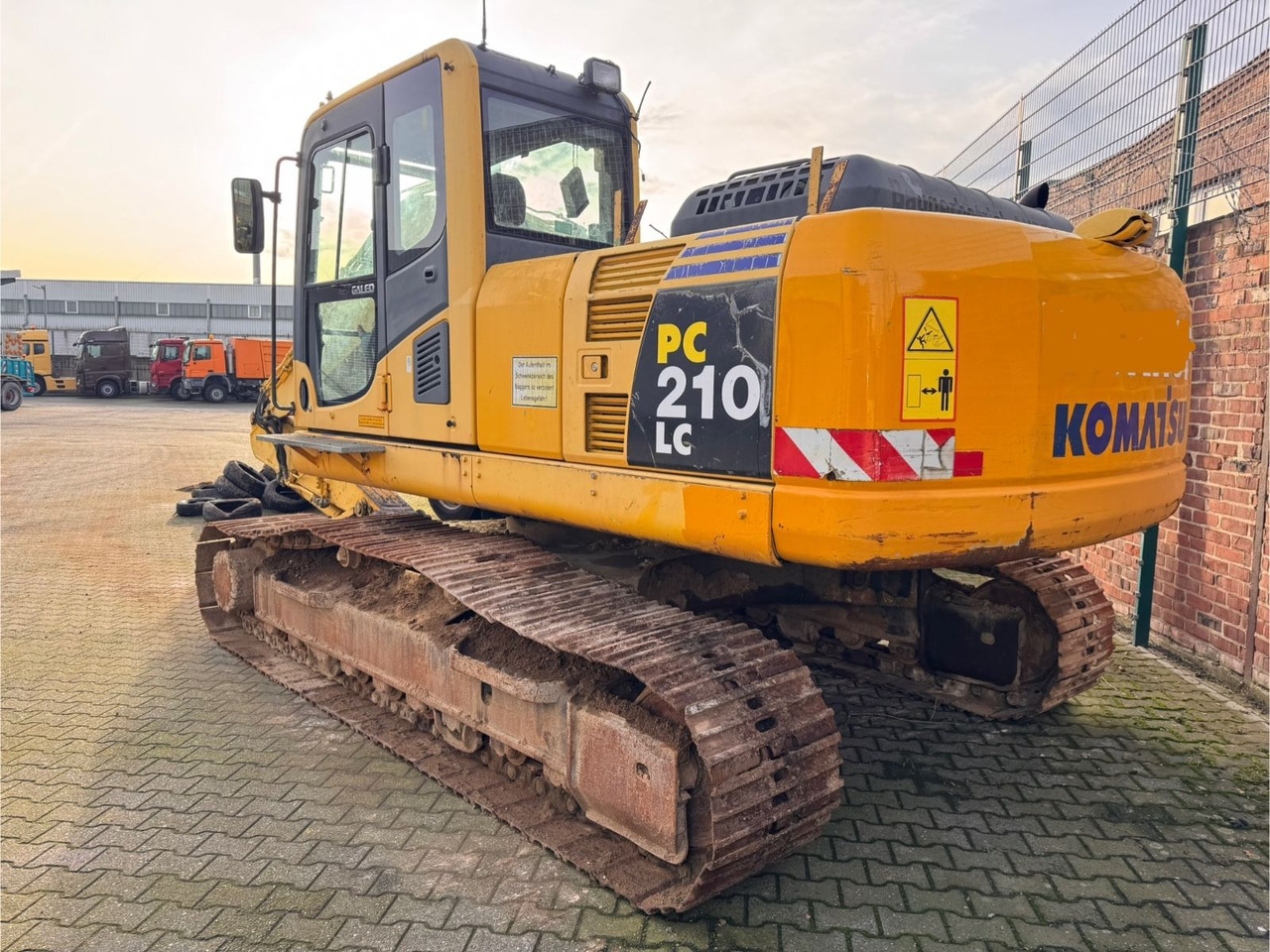 Komatsu PC 210 LCD-8 - Rupsgraafmachine: afbeelding 2 Komatsu PC 210 LCD-8 - Rupsgraafmachine: afbeelding 2