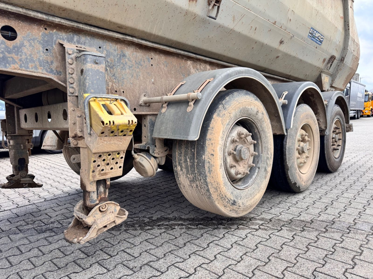 Menci SA700R Kipper Mulde 27m³ Lift Stahl 3 Stück - Kipper oplegger: afbeelding 4 Menci SA700R Kipper Mulde 27m³ Lift Stahl 3 Stück - Kipper oplegger: afbeelding 4