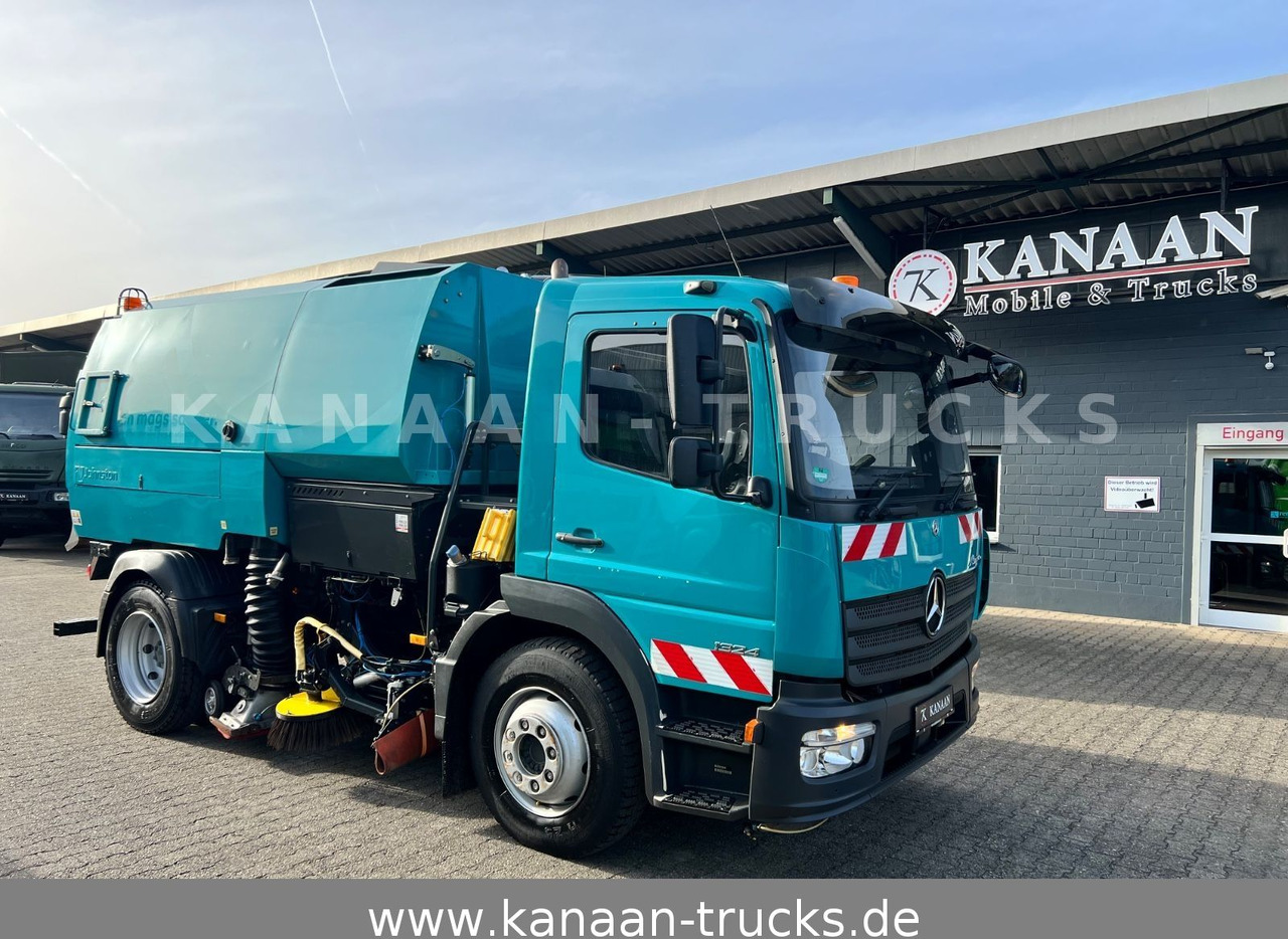 Mercedes-Benz 1324 Atego Johnston VT652 120TKM Euro6b - Veegwagen: afbeelding 1 Mercedes-Benz 1324 Atego Johnston VT652 120TKM Euro6b - Veegwagen: afbeelding 1