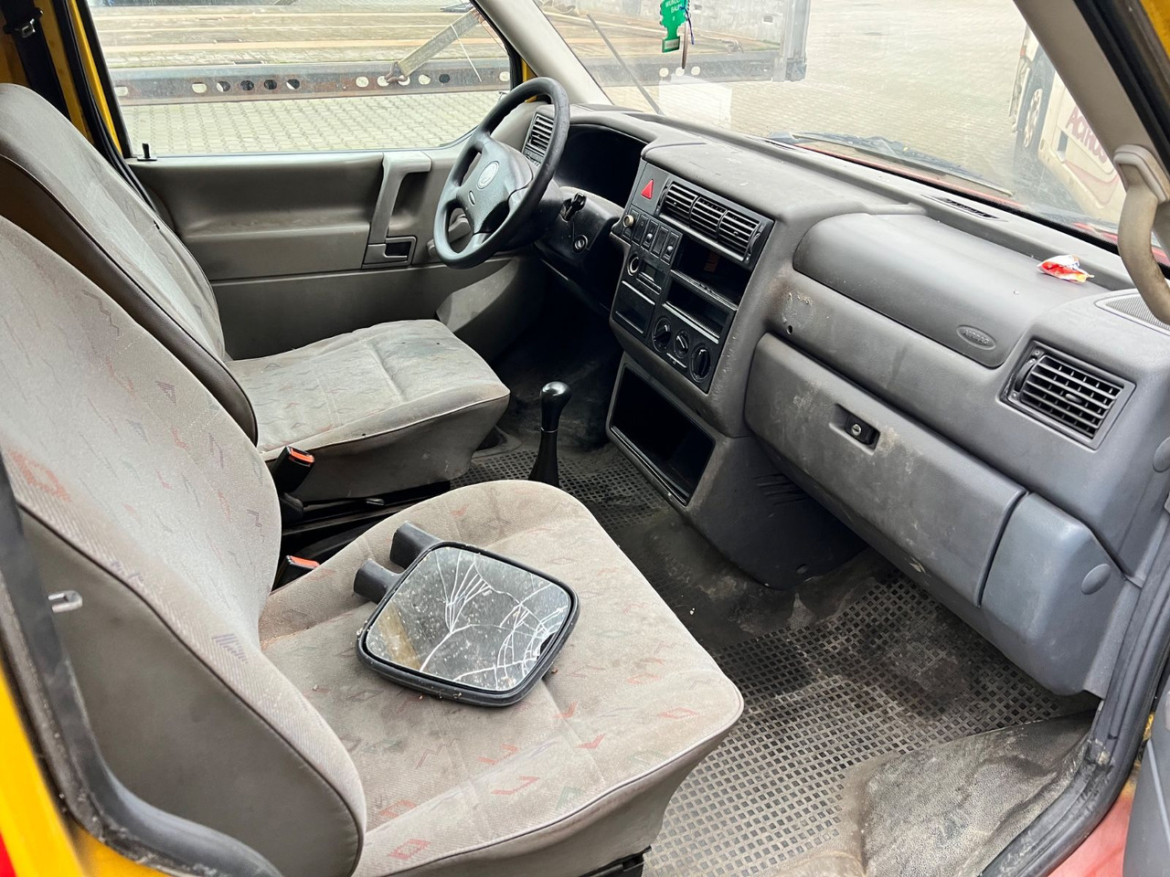 Volkswagen T4 2.5 TDi Kasten - Kleine bestelwagen: afbeelding 5 Volkswagen T4 2.5 TDi Kasten - Kleine bestelwagen: afbeelding 5
