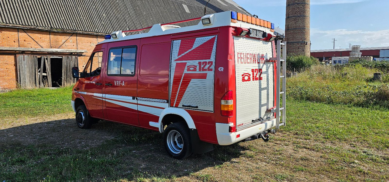 Mercedes-Benz Allrad Sprinter 416 Feuerwehr 4x4 VAN - Bedrijfswagen: afbeelding 4 Mercedes-Benz Allrad Sprinter 416 Feuerwehr 4x4 VAN - Bedrijfswagen: afbeelding 4
