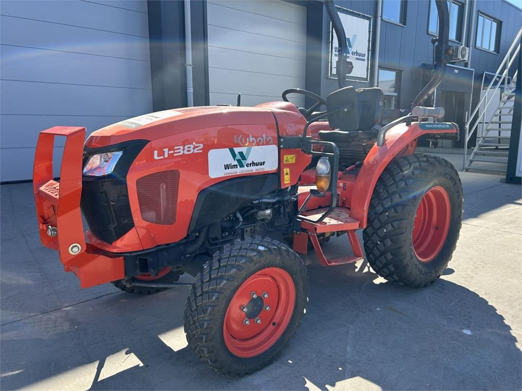 Kubota L1-382 (5283) - Gemeentelijke tractor: afbeelding 2 Kubota L1-382 (5283) - Gemeentelijke tractor: afbeelding 2