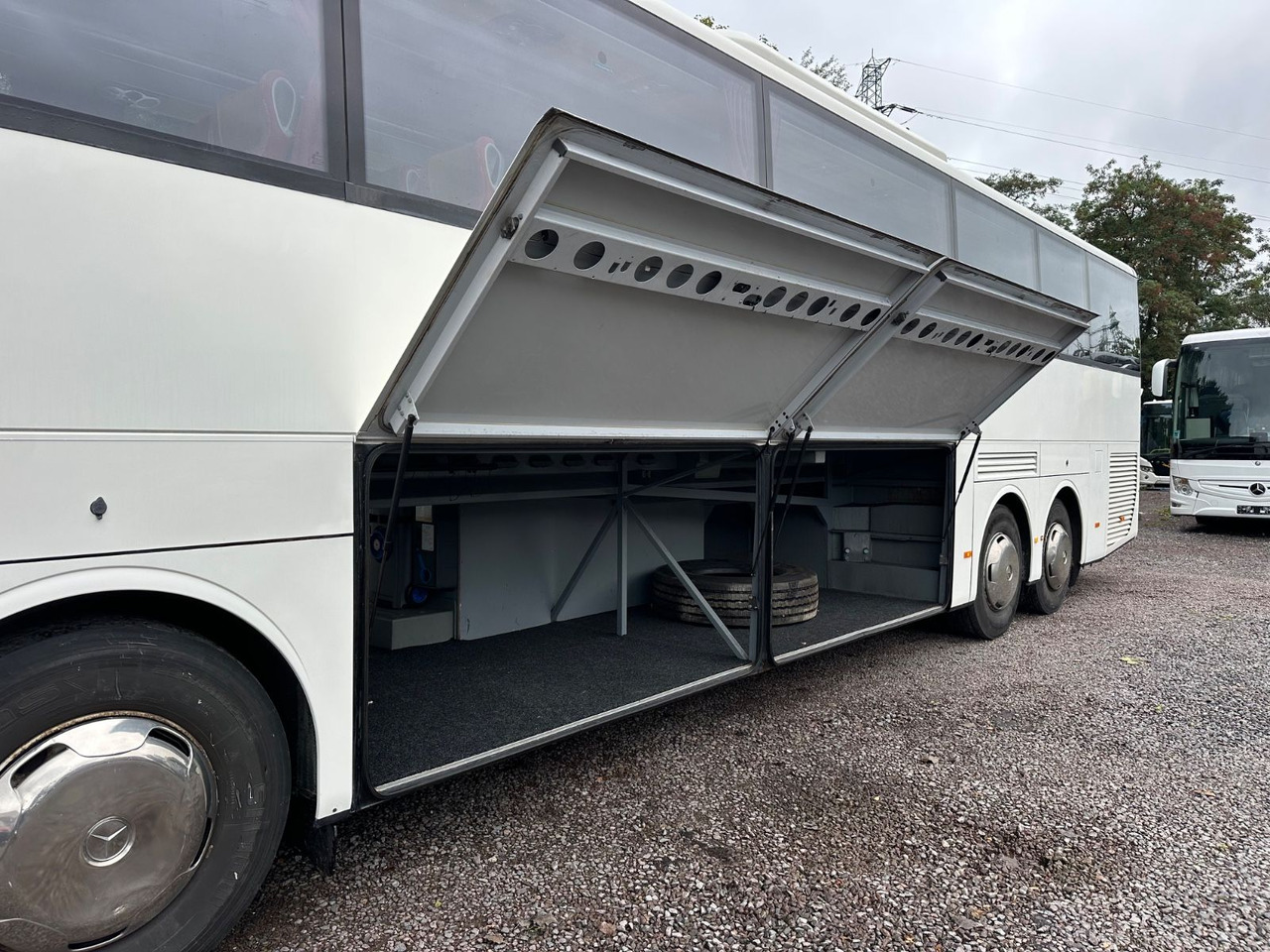 Mercedes-Benz Tourismo O350 16 RHD-M (56 Sitze*DE*TOP) - Touringcar: afbeelding 4 Mercedes-Benz Tourismo O350 16 RHD-M (56 Sitze*DE*TOP) - Touringcar: afbeelding 4