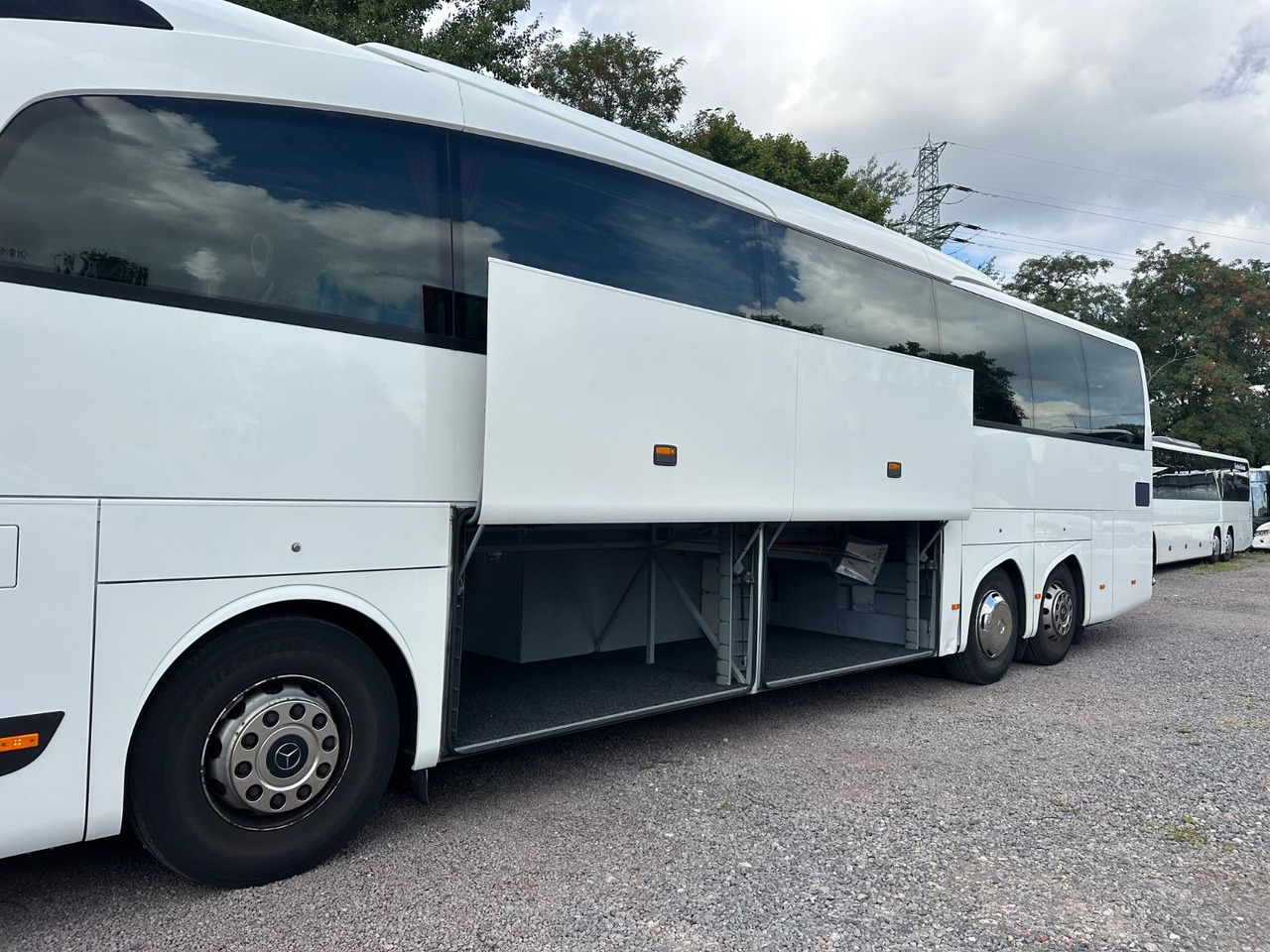 Mercedes-Benz Travego O580 16 RHD-M (LuxLine*Euro 6*TOP*DE) - Touringcar: afbeelding 3 Mercedes-Benz Travego O580 16 RHD-M (LuxLine*Euro 6*TOP*DE) - Touringcar: afbeelding 3