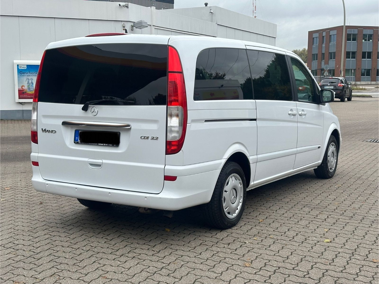 Mercedes-Benz Viano 2.2 CDI AMBIENTE extralang (Autom*133 tKm) - Personenvervoer: afbeelding 2 Mercedes-Benz Viano 2.2 CDI AMBIENTE extralang (Autom*133 tKm) - Personenvervoer: afbeelding 2