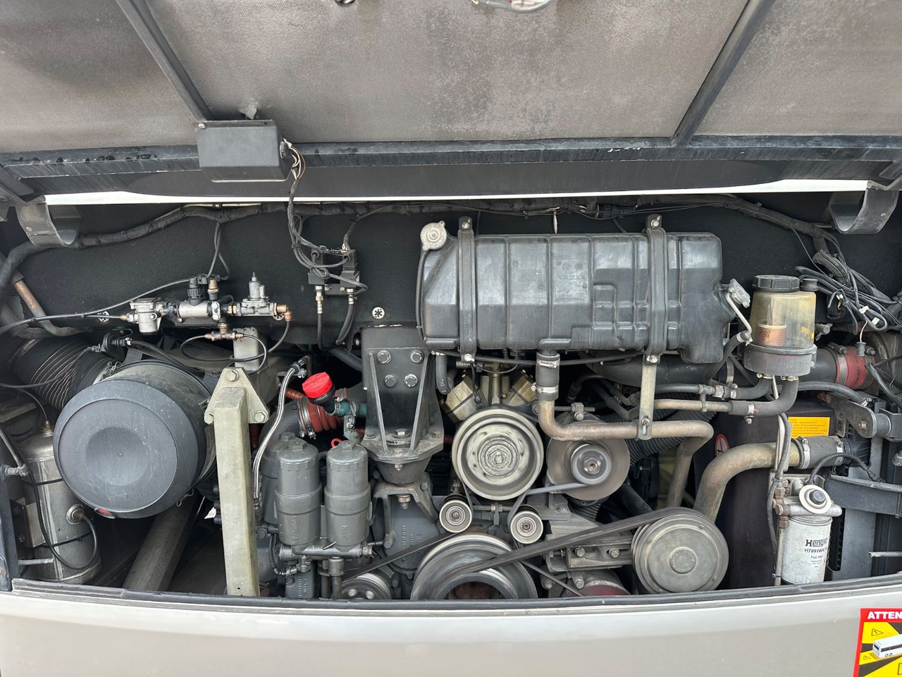 Setra S 415 UL GT (Motor neu*TOP) - Streekbus: afbeelding 3 Setra S 415 UL GT (Motor neu*TOP) - Streekbus: afbeelding 3