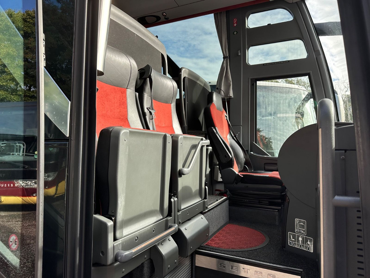 Setra S 416 HDH (V.I.P 2+1 Sitze*Panorama*TOP) - Touringcar: afbeelding 4 Setra S 416 HDH (V.I.P 2+1 Sitze*Panorama*TOP) - Touringcar: afbeelding 4