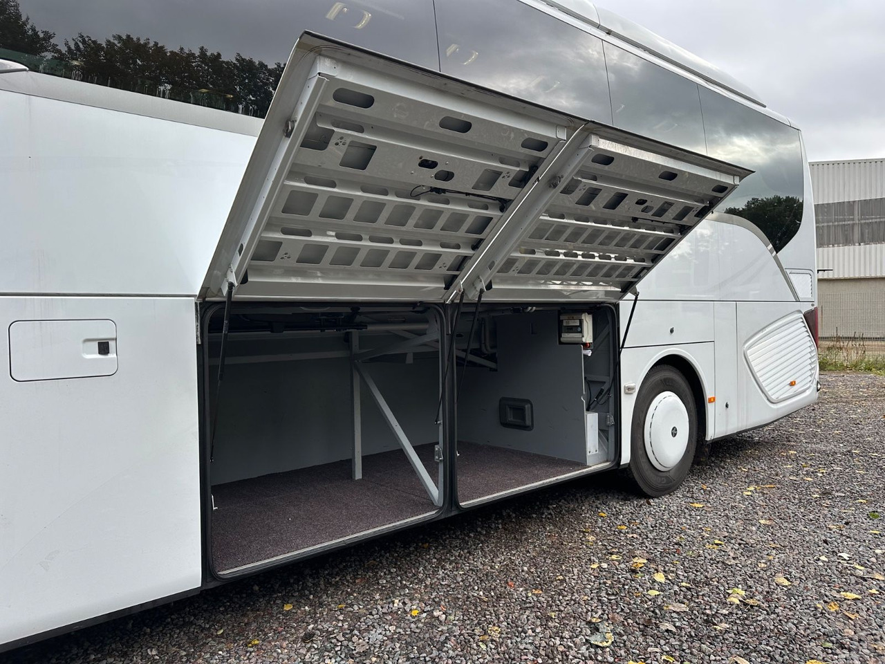 Setra S 511 HD (Küche*WC*DE-Bus*38 Sitze) - Touringcar: afbeelding 4 Setra S 511 HD (Küche*WC*DE-Bus*38 Sitze) - Touringcar: afbeelding 4