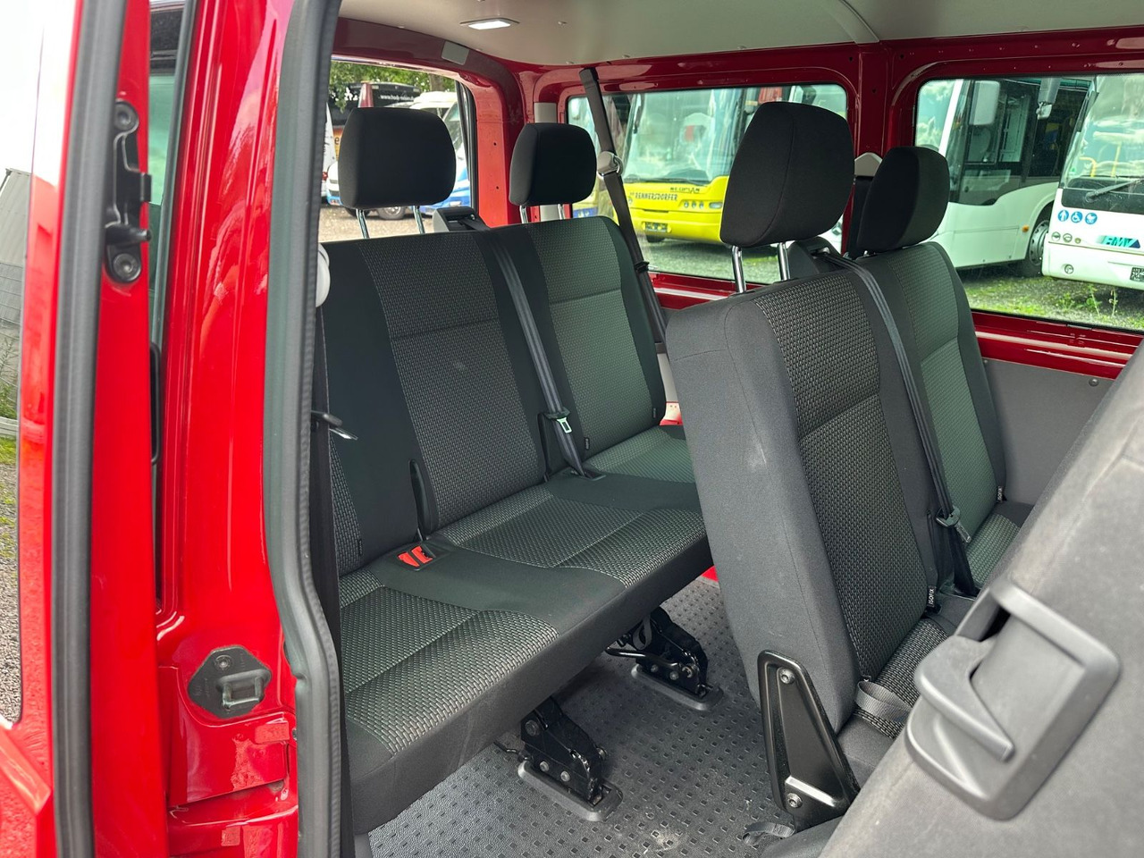 Volkswagen T6 Kombi (PDC Hi*ACC*StandHz*9 Sitzer*AC) - Personenvervoer: afbeelding 5 Volkswagen T6 Kombi (PDC Hi*ACC*StandHz*9 Sitzer*AC) - Personenvervoer: afbeelding 5