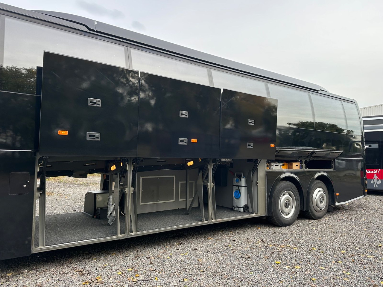 Volvo 9700 HD 6x2 Euro 5(9900*416 HD*Tourismo RHD-M) - Touringcar: afbeelding 3 Volvo 9700 HD 6x2 Euro 5(9900*416 HD*Tourismo RHD-M) - Touringcar: afbeelding 3