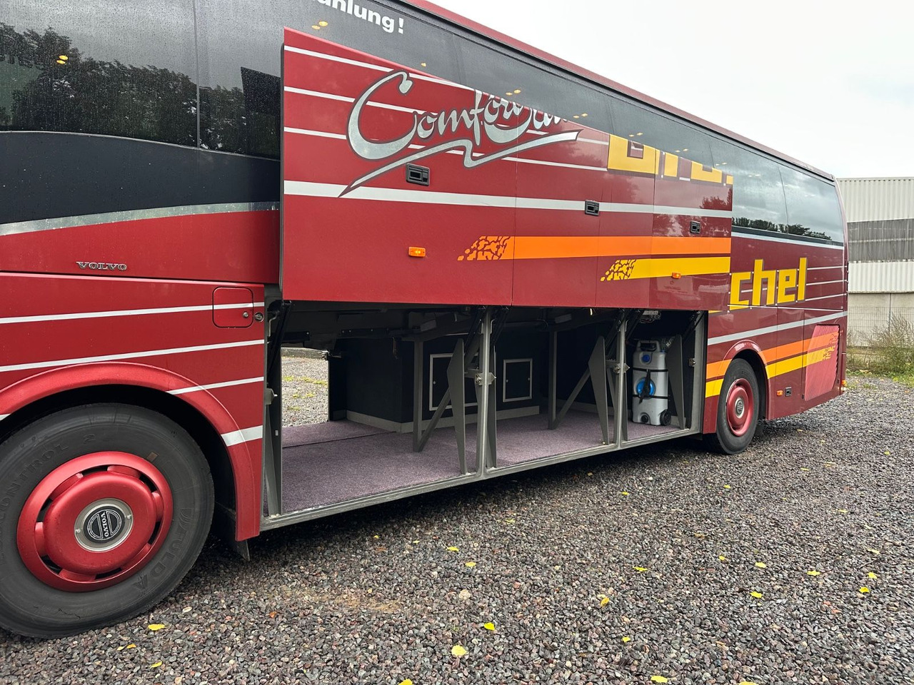 Volvo 9900 HD 6x2 (9700*415 HD*Tourismo RHD) - Touringcar: afbeelding 3 Volvo 9900 HD 6x2 (9700*415 HD*Tourismo RHD) - Touringcar: afbeelding 3